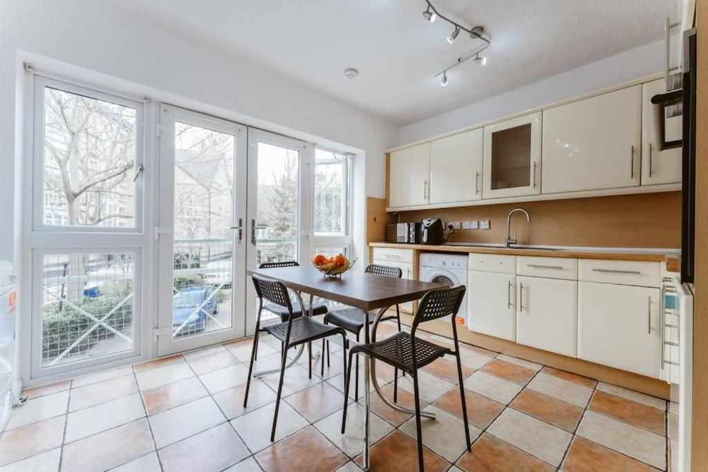 Up To 4 People, Room In A Share House Next To London Bridge Bagian luar foto